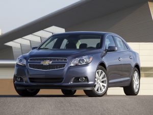 Где лучше выбрать и заказать Chevrolet среднего класса с покупкой седана в Казахстане?