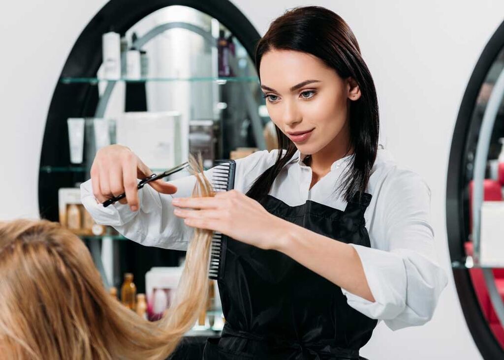 Как готовят новых мастеров красоты: от техники до личности